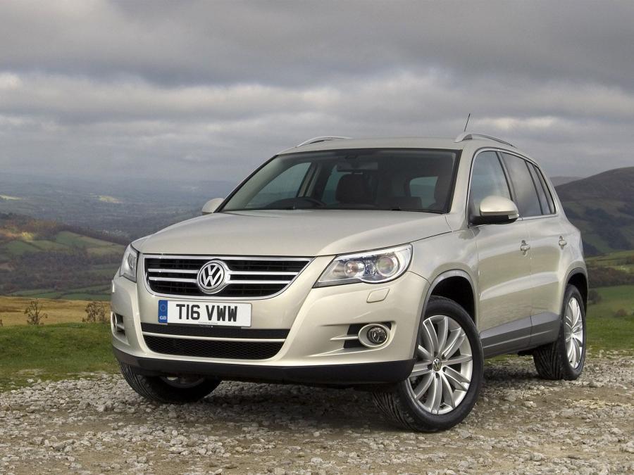  Volkswagen Tiguan 2008 года  (UK) (фото 8 из 13)